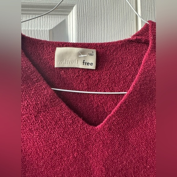 ARITZIA WILFRED FREE 100% merino wool ruby pullover (S) - Picture 2 of 5